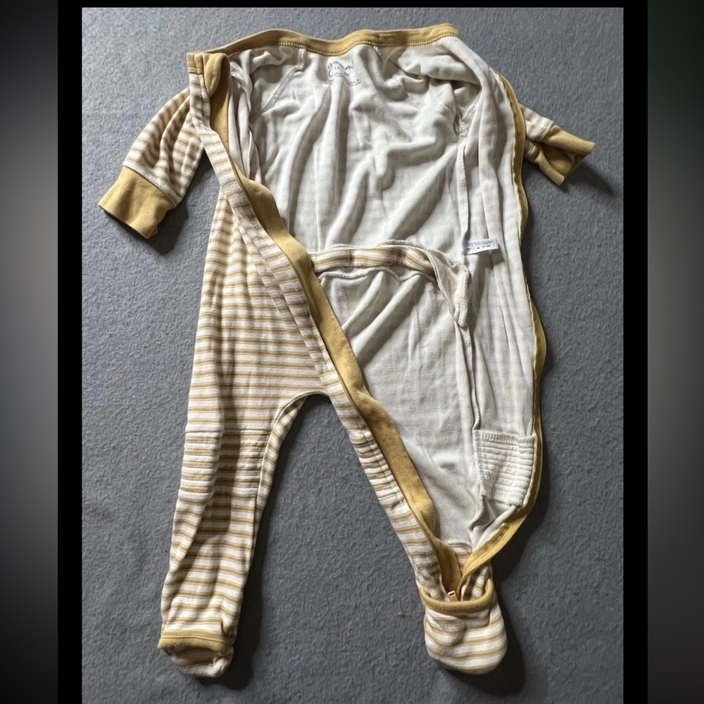 Goumi Kids 12-18 Months Convertible Footed Sleeper Neutral Stripe Bamboo Pajamas